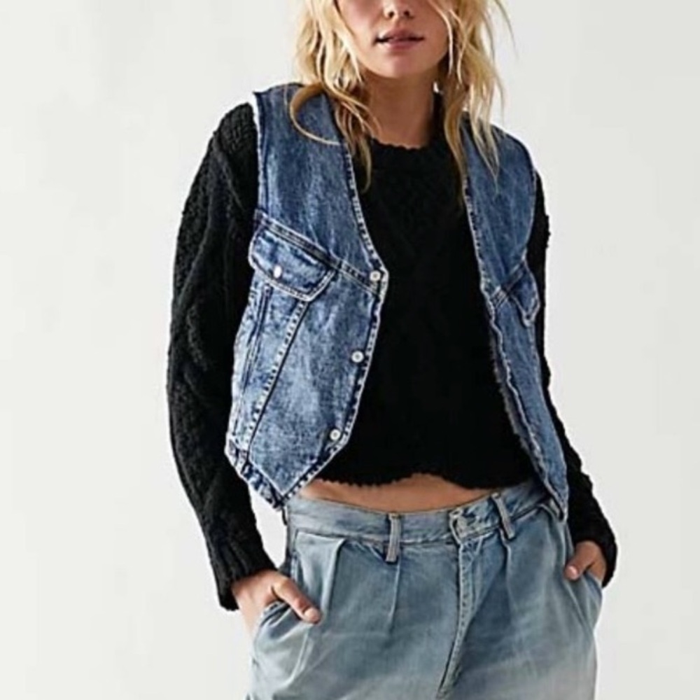 Free People/ We The Free Denim Vest With White Sherpa Lining Size XS
